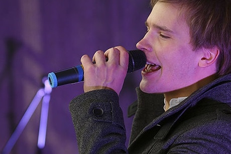 Барнаульский певец Андрей Весенин